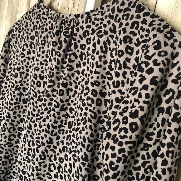Ann Taylor Gray Leopard Blouse Size XS - Picture 3 of 5